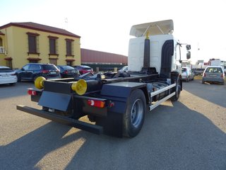 Volvo FL 240--CAMIONES CON GANCHO