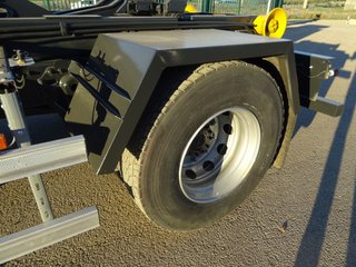 Volvo FL 240--CAMIONES CON GANCHO