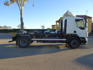 Volvo FL 240--CAMIONES CON GANCHO