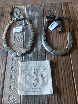 Collares nuevos sin estrenar