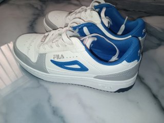 Zapatillas ✨️ FILA ✨️ casuales blancas y azules