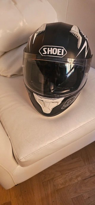 Casco Moto Negro con Viseras Oscura y clara
