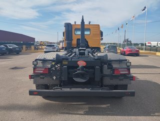Volvo FM 420--CAMIONES CON GANCHO