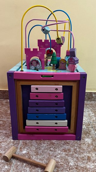 Cubo de actividades de madera