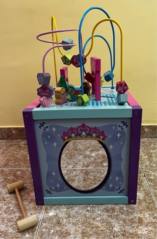 Cubo de actividades de madera