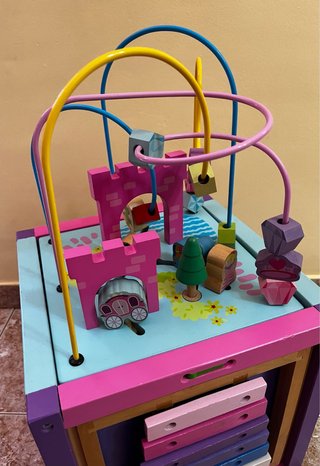 Cubo de actividades de madera