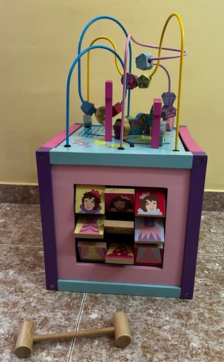 Cubo de actividades de madera