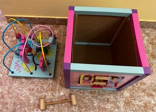 Cubo de actividades de madera