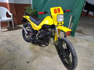 Suzuki Enduro/Motocross Amarilla