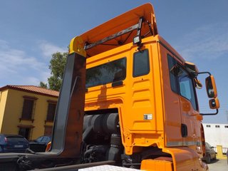 MAN TGA 26 480--CAMIONES CON GANCHO