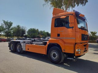 MAN TGA 26 480--CAMIONES CON GANCHO