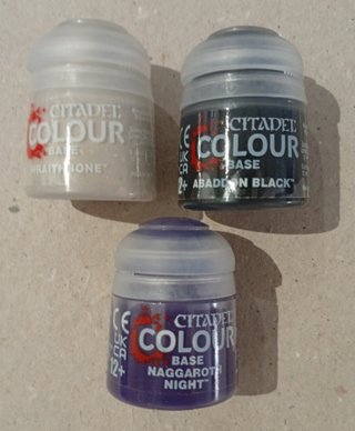 3 Pinturas Citadel Base: Hueso, Negro, Morado