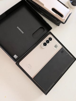 Samsung Galaxy Z Fold 4 256GB Beige/Plata