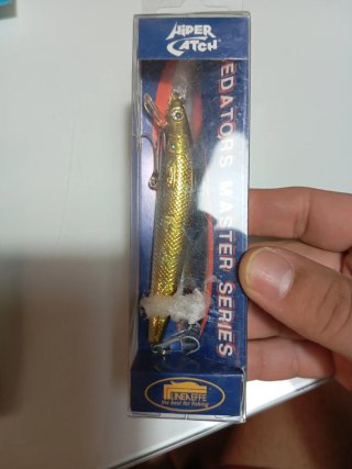 Lote señuelos pesca: Spinnerbait y Pez artificial