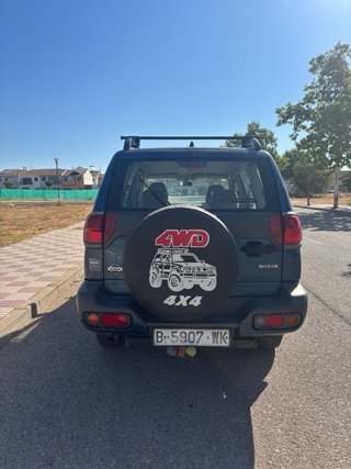 Nissan Terrano II 2000