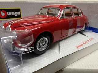 1/18 MODELLO JAGUAR MARK II ROSSO BURAGO