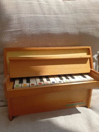 Piano de madera Pianocolor