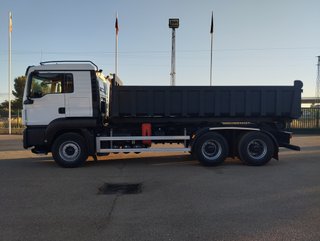 MAN TGS 26 480--CAMIONES CON GANCHO