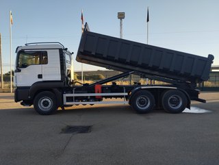 MAN TGS 26 480--CAMIONES CON GANCHO