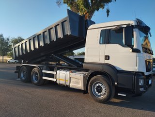 MAN TGS 26 480--CAMIONES CON GANCHO