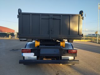 MAN TGS 26 480--CAMIONES CON GANCHO