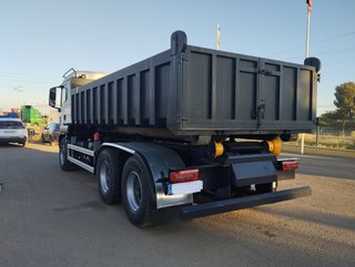 MAN TGS 26 480--CAMIONES CON GANCHO