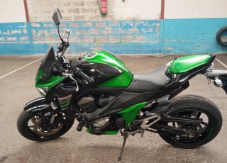 Kawasaki Z800 Naked Verde/Negra