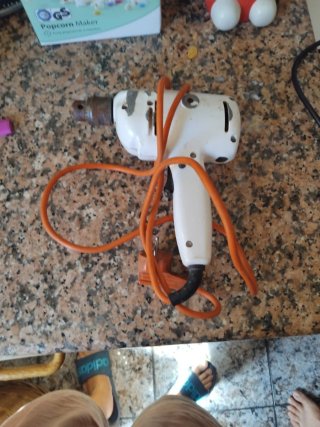 Taladro eléctrico antiguo