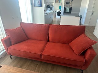 Sofá Chester Naranja Terciopelo, modelo Morpeht