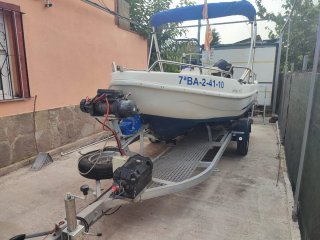 Barco Voraz 450 con motor Mercury y remolque