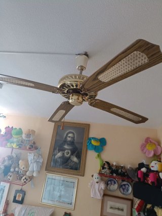 Ventilador de techo con 5 aspas y luces tres luce