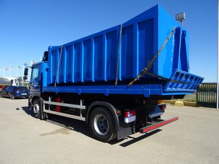 MAN TGM 18 290--CAMIONES CON GANCHO