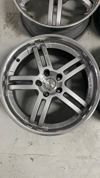 Llantas Avus 18 ET45 5x112 con tornilleria