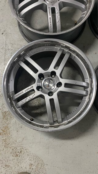 Llantas Avus 18 ET45 5x112 con tornilleria