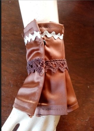 Polsini Steampunk Marroni con Pizzo Bianco