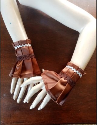 Polsini Steampunk Marroni con Pizzo Bianco