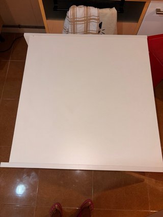 Armario pequeño puertas rojas