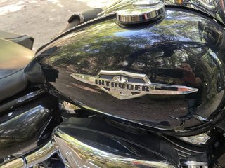 Suzuki Intruder C800 Negra