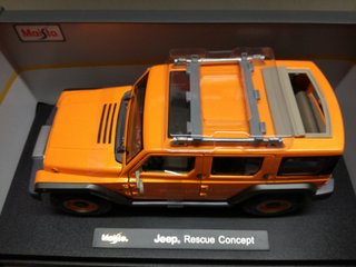 1/18 MODELLO JEEP CONCEPT NO BURAGO - POLISTIL