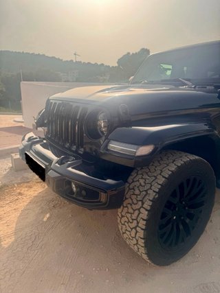 Jeep Wrangler 2023 con brute kahn llantas