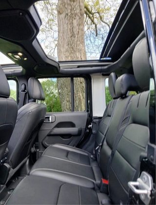 Jeep Wrangler 2023 con brute kahn llantas