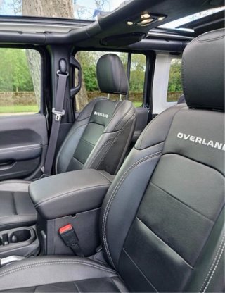 Jeep Wrangler 2023 con brute kahn llantas