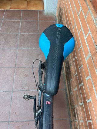 Bicicleta de montaña Cube azul