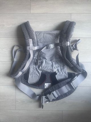 Mochila Ergobaby Adapt + Funda abrigo all weather