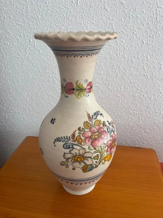 Jarrón de cerámica decorado, paraguero