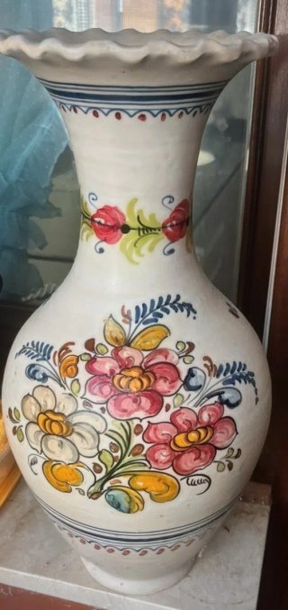 Jarrón de cerámica decorado, paraguero