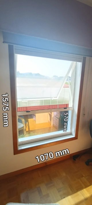 Ventanas de aluminio con persiana.