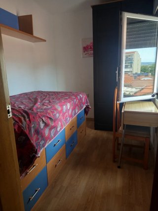 Alquilo habitación en igualada $270 Solo chicas