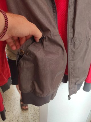 Cazadora con capucha, Pull&Bear, roja y gris