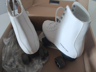 Patines 4 Ruedas Boomerang Blancos